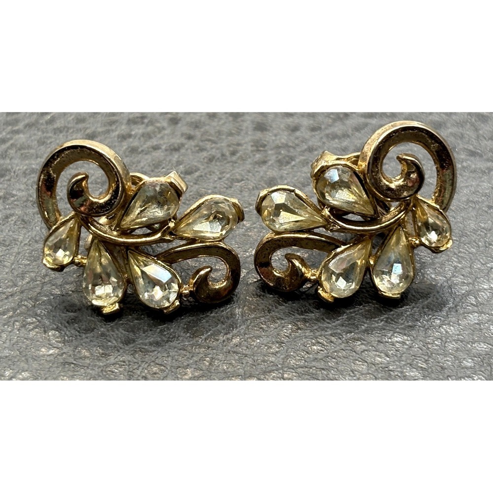 Vintage Trifari Clip On Earrings Clear Rhinestone Leaf Swirl Design Gold Tone